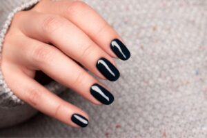 Leia mais sobre o artigo Melhor Esmalte Preto: Top 7 Marcas para um Look Incrível