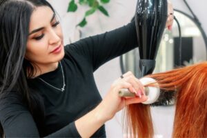 Leia mais sobre o artigo O Que é Ion no Secador de Cabelo? Entenda Como Funciona