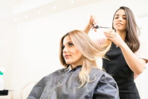 Leia mais sobre o artigo Corte de Cabelo Que Vai Rejuvenescer Você Instantaneamente