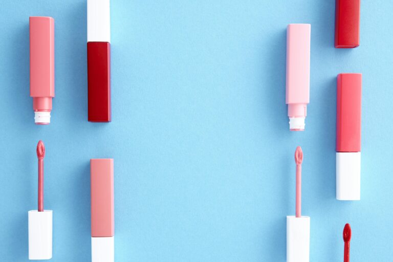 Gloss labial que hidrata e aumenta os lábios ao mesmo tempo? Testamos os mais vendidos